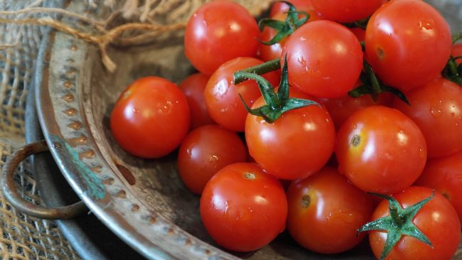 potatura dei pomodori