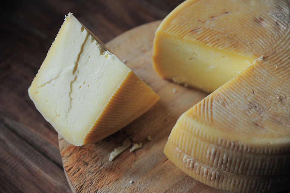 formaggio stagionato in casa